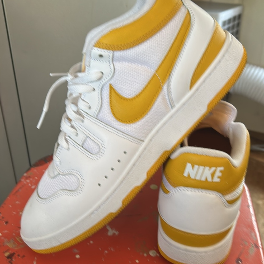 Nike White and Gold Athletic Shoes - Picture 3 of 3